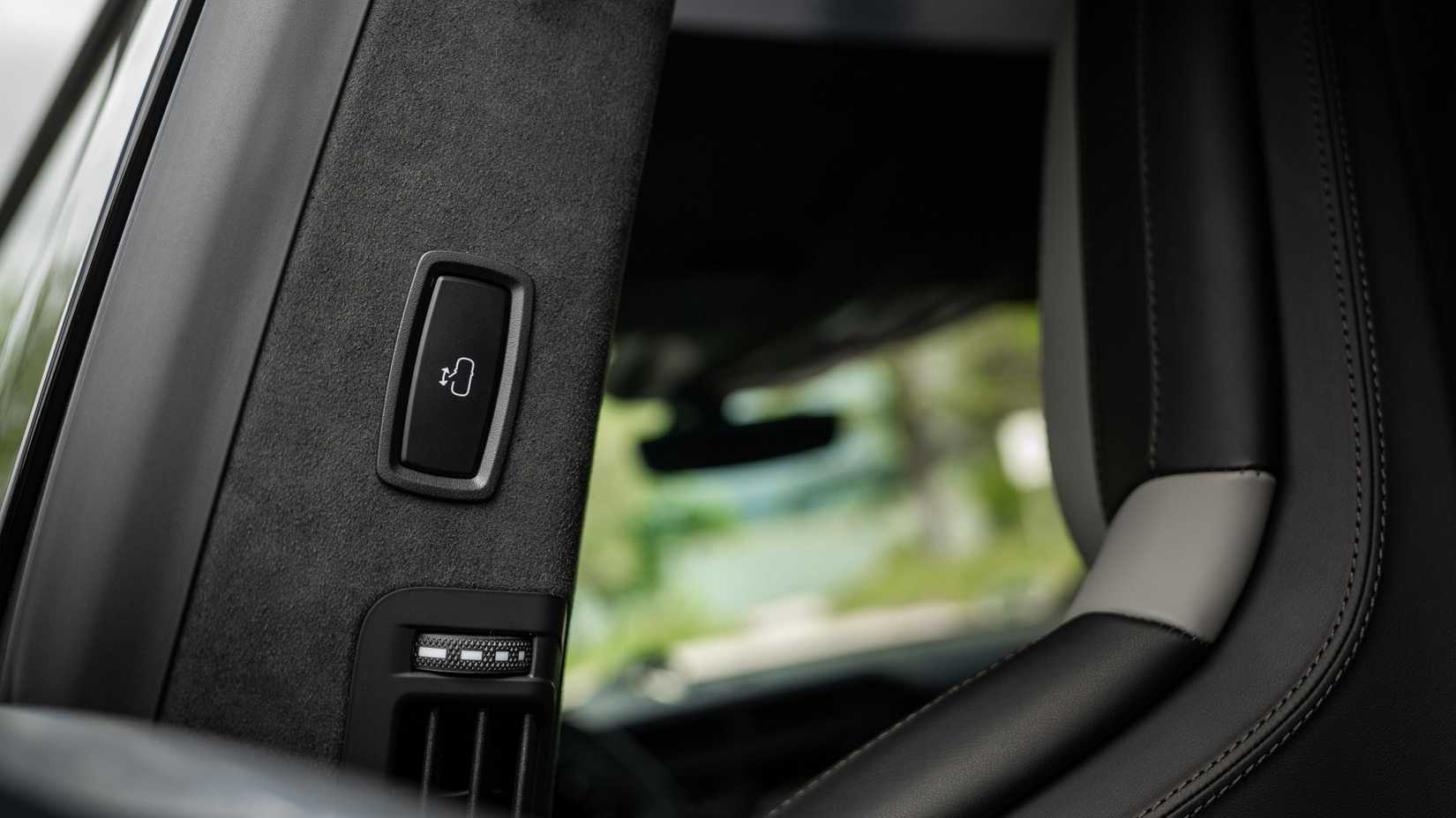 2027 Porsche Cayenne Electric Automatic Opening Doors
