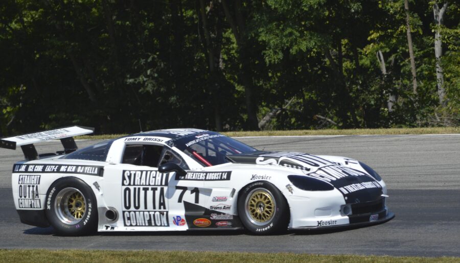 Trans-Am Series Chevrolet Corvette C6 (2015 Mid-Ohio) [6015 × 2812]