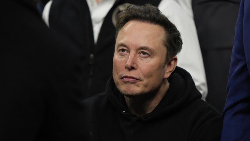 Tesla (NASDAQ: TSLA) Shares Rise 2% As Forum Mobility Deal Adds 30 Megawatts Of Commercial Truck Charging Capacity Tesla (NASDAQ: TSLA) Shares Rise 2% As Forum Mobility Deal Adds 30 Megawatts Of Commercial Truck Charging Capacity