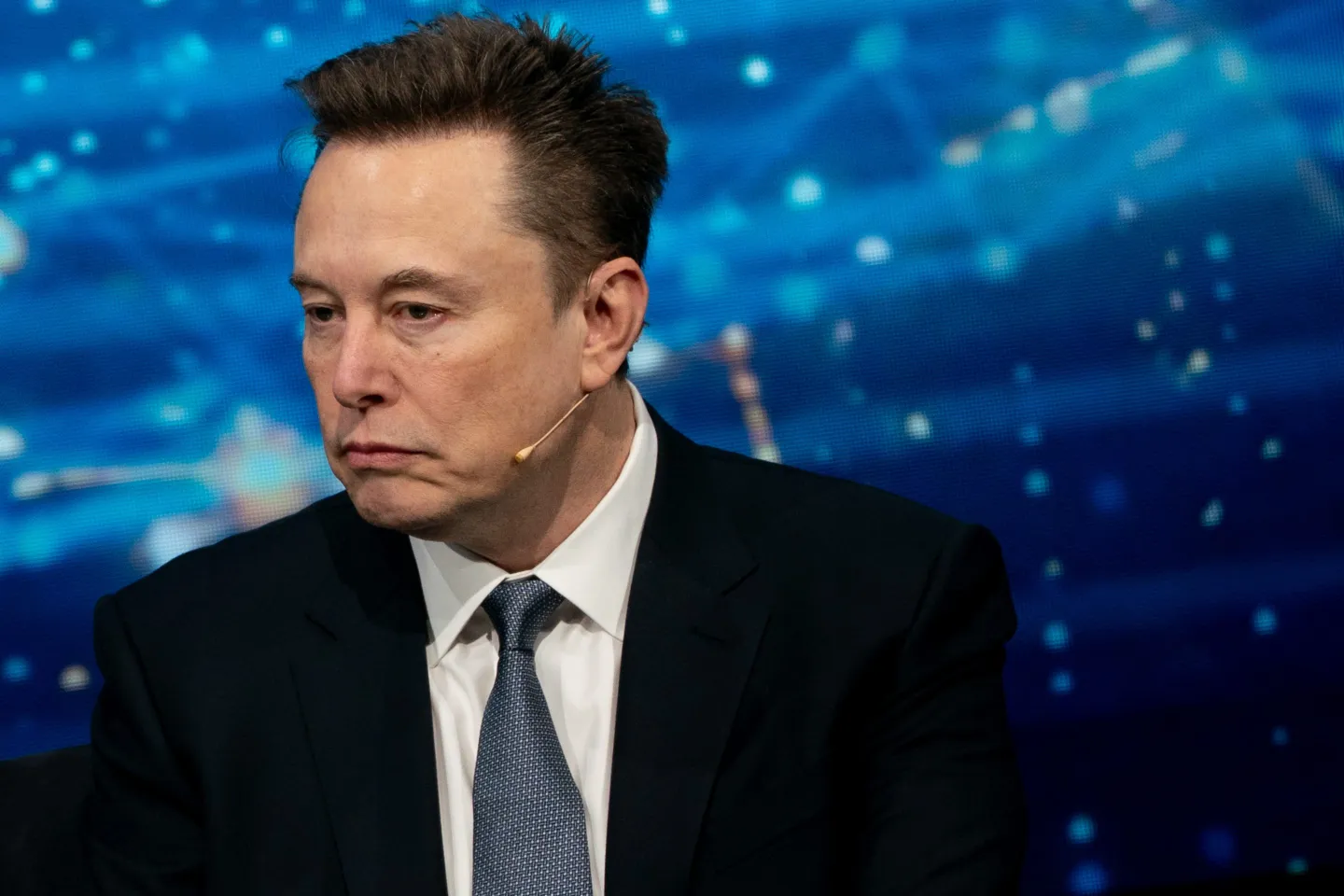Musk Backs Anthropic CEO’s AI Slowdown Call — What It Means For Tesla (NASDAQ: TSLA) And xAI Musk Backs Anthropic CEO's AI Slowdown Call — What It Means For Tesla (NASDAQ: TSLA) And xAI