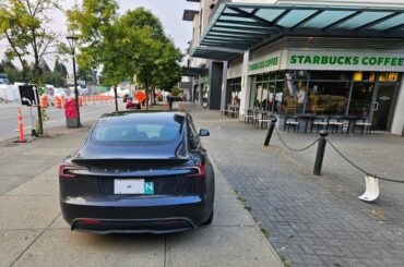 Police fine Tesla driver parked on sidewalk by Starbucks