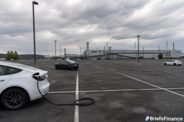 Tesla Q3 Deliveries Fall; Wall Street Lowers Hopes