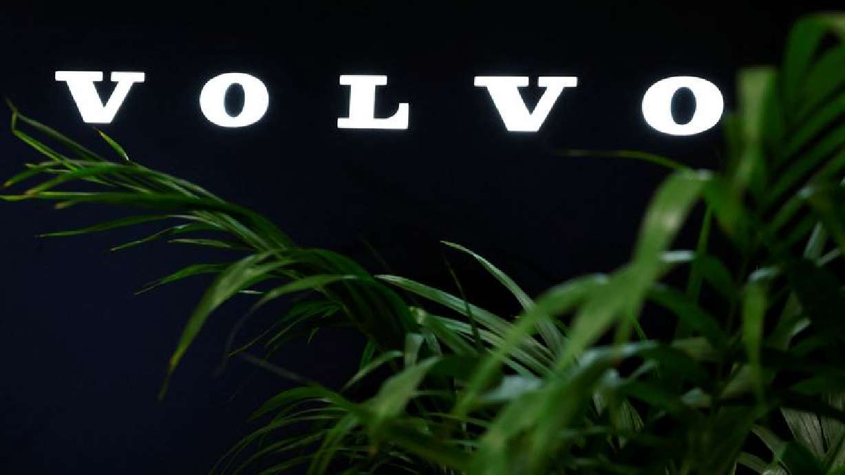 Volvo Cars warns of weaker sales, cash flow Volvo Cars warns of weaker sales, cash flow